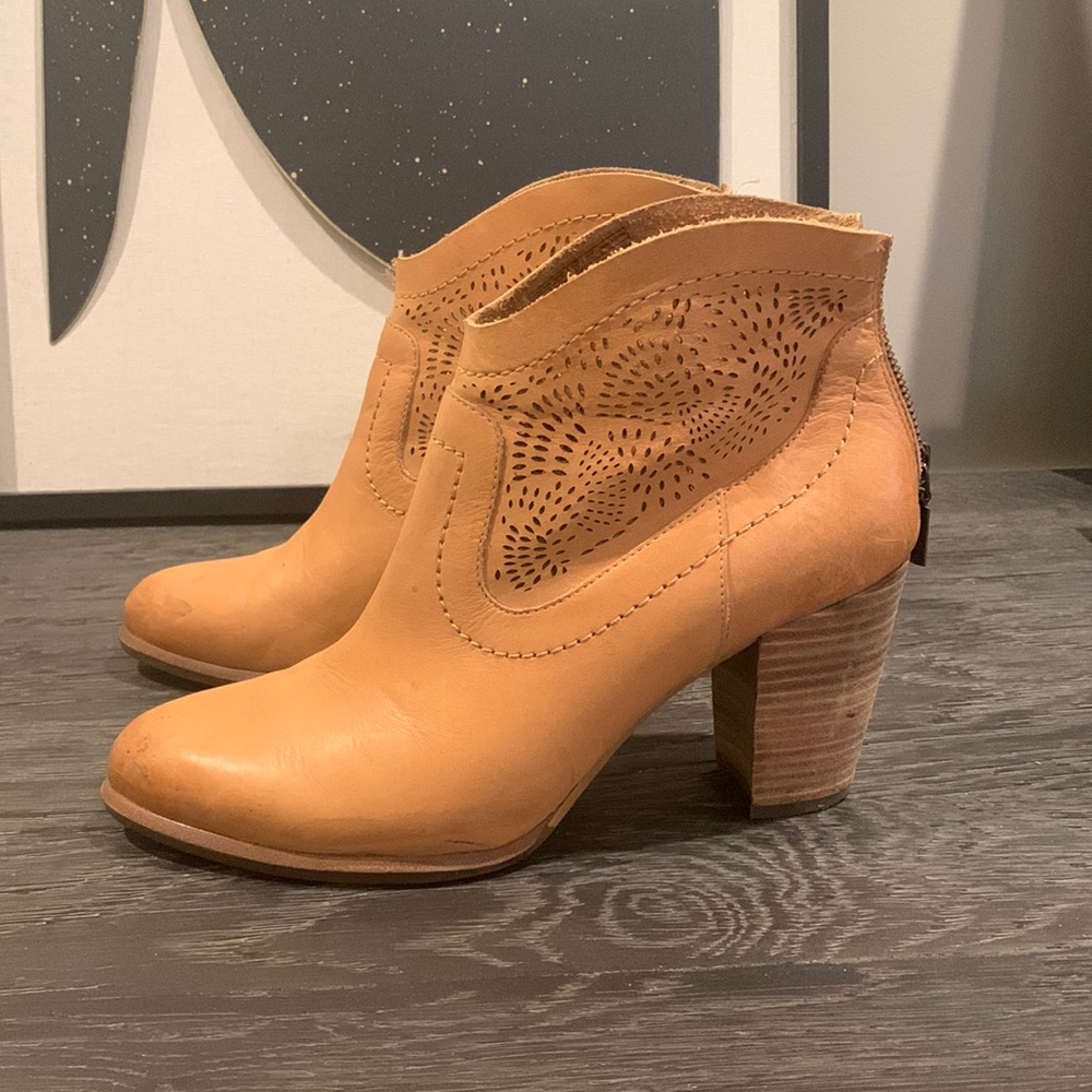 UGG Ankle Boots